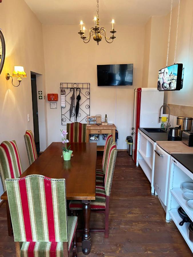 Dz Appartements - Ferienwohnung Mit Klimaanlage, Whirlpool Und Freiem Wlan - Ruhige, Zentrale Lage In Wittenberge Esterno foto